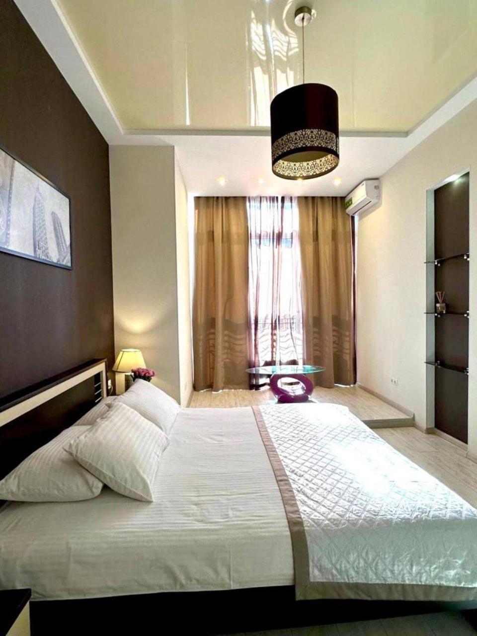 & 3* Odessa