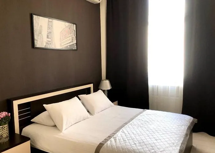 Corona Hotel & Apartments